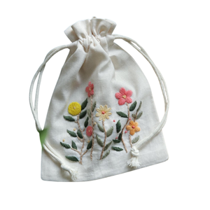 Venta al por mayor a prueba de polvo bolsa de almacenamiento con cordón bolsa de cuidado de la piel | Ecológico personalizado impreso cuerda de algodón bolsa con asa GiftsSoapsCandles - Product Image 3