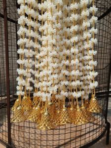 Guirlande de fleurs artificielles Mogra Jasmine Bell, chaîne florale, décoration de mariage, décoration de festival et d'événements, toile de fond suspendue, accessoire - Product Image 3