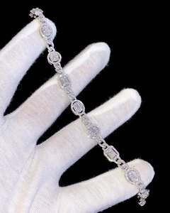 สร้อยข้อมือสุดหรูสำหรับทั้งชายและหญิงทำจากเงิน925คุณภาพดีประดับเพชรโมอิสสีเขียวมรกตตัดโรเดียมชุบเคลือบ20กรัมแบบกำหนดเอง - Product Image 2