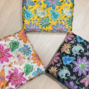 Tela de Crepé Natural Teñida con Patrones de Khushi Garments, de Secado Rápido, Ecológica, Transpirable y Bordada para Mujeres y Niñas - Product Image 1