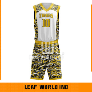 Uniforme de basket-ball imprimé personnalisé avec col en V respirant unisexe de grande taille de couleur différente pour les garçons - Product Image 2