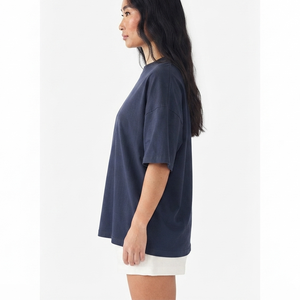 T-shirt de luxe pour femme en 100 % coton 230 GSM, coupe ample à épaules tombantes, couleur unie, grammage lourd, vente en gros d'usine, logo personnalisé - Product Image 3