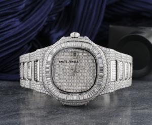 Reloj de Lujo con Incrustaciones de Moissanita, Acero Inoxidable, Esfera de Cristal, Bisel Baguette, Doble Movimiento, Estilo Hip Hop - Product Image 1