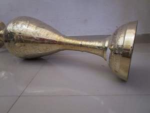 Florero de latón vintage con patrón grabado Decoración clásica para el hogar Disponible a precio económico para exportación a granel - Product Image 4