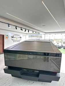 USADO, Tesla Cybertruck Cyberbeast 2024, Camioneta, Dark Turbo R18, Volante a la Izquierda, Automática, Diésel, Asientos de Cuero, Techo Solar, OEM - Product Image 4