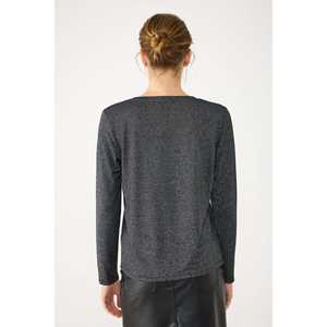 T-shirt brillant à manches longues et col en V pour femme, coupe ajustée décontractée, haut court léger et respirant, disponible en tailles XXS et XS - Product Image 6