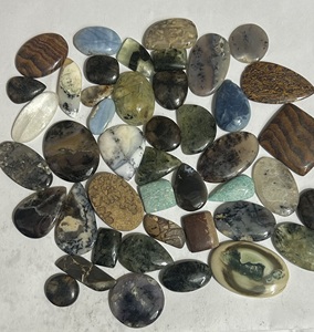 Trimurti Gems Alto Grado de tamaño personalizado Piedras preciosas sueltas Mezcla natural Piedras Cabujón Variedad en tamaños y formas para la fabricación de joyas - Product Image 3