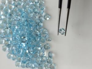 Topacio Azul Cielo Natural RED MOUNTAIN, Piedras Preciosas Sueltas con Corte Corazón de 5 mm para la Fabricación de Joyas al por Mayor - Product Image 3