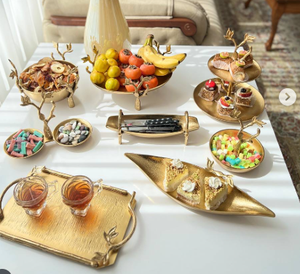 ถาดยืนเค้กทรงโดมที่ตั้งของทำอาหารเป็นชั้นสีเงินและสีทองดีไซน์หรูหราถาดวางอาหารพร้อมลายดอกไม้ - Product Image 4