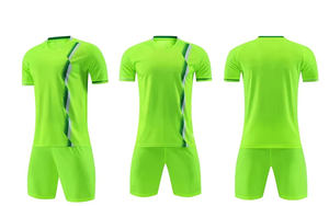 Uniformes de Fútbol de Alta Calidad, Sublimados, Transpirables, Ligeros y de Secado Rápido para Equipos Deportivos, Color Verde - Product Image 2