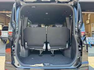 Mini fourgonnette tTo-yotaa vVoxyy 2023 abordable - Product Image 6