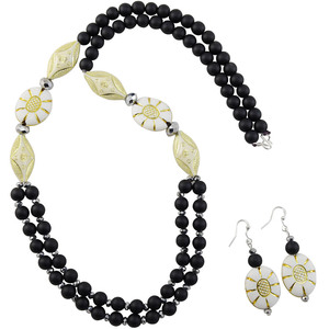 Parures de colliers vintage perlés pour femmes, motif floral élégant, perles acryliques noires, bijoux en résine plaquée or, pour soirée - Product Image 6
