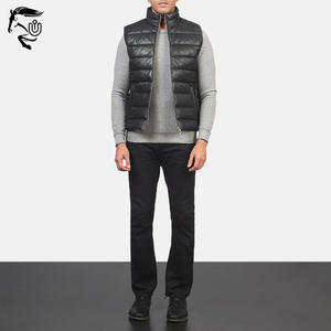 Chaleco acolchado de cuero negro Reeves hecho por Unbridleds Industry - Product Image 2