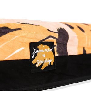 Rio Bossa Kennel : Niche carrée lavable pour animaux de ferme avec emballage pratique en boîte - Product Image 3