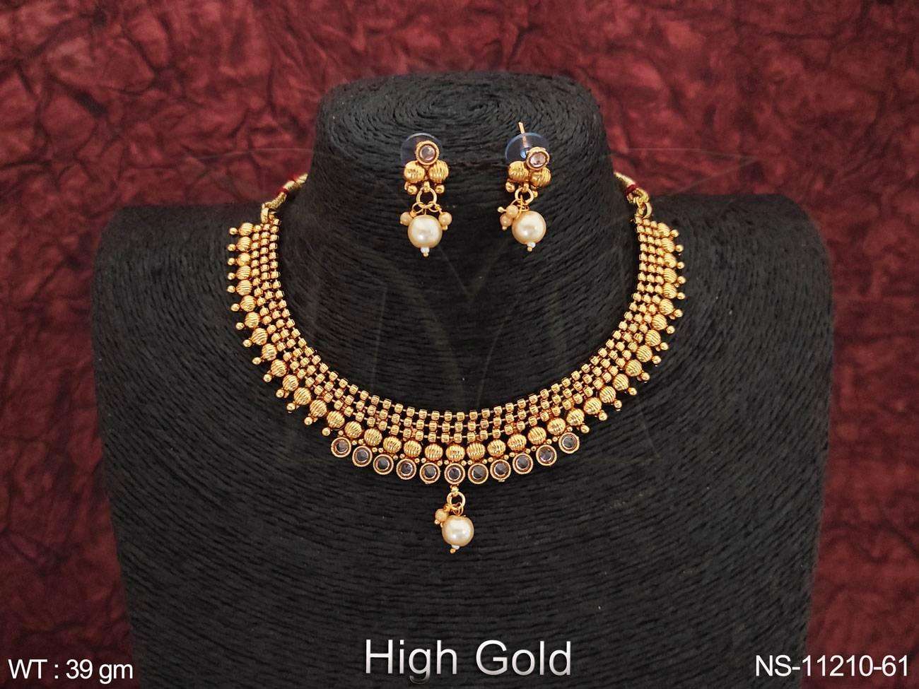 สีเหลืองใส