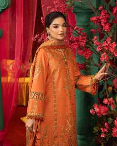 Patchwork brodé orange, édition mariage, le plus beau pour les femmes du monde entier par WS International Pakistan - Product Image 1