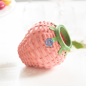 Recién llegado, bonitos adornos decorativos de fresa coloridos de madera dura tejida, accesorios para el hogar, decoración hecha a mano en Vietnam - Product Image 3