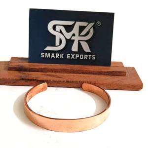 Brazalete Ancho de Cobre Liso, Ajustable, Abierto, Hecho a Mano, Acabado Antiguo/Pulido, Tradicional, Ligero, para Hombres y Mujeres - Product Image 1