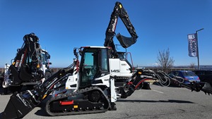 รถตักล้อยางไฮโดรมีค HMK 62 T แบบตีนตะขาบขนาดกะทัดรัด |   รถแบคโฮขนาดเล็กแบบตีนตะขาบ เครื่องยนต์ดีเซล 64 แรงม้า |   ถัง 4-in-1 พร้อมด้ามจับยืดหดได้สำหรับขาย - Product Image 5