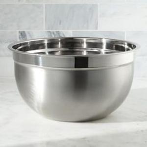 Cuenco de acero inoxidable con un acabado pulido a mano de primera calidad que añade elegancia y funcionalidad a su comida - Product Image 5