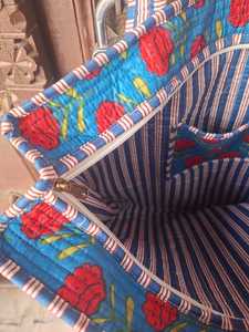 Sac fourre-tout en coton matelassé fait main avec motif floral, écologique, fermeture éclair réversible, logo personnalisé, imprimé à la main, chaînes - Product Image 3