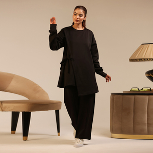 Conjunto de Ropa Modest para Mujer al por Mayor, Top Largo y Pantalones de Corte Holgado, Estética Limpia, Diseñado por Wida Sports - Product Image 3
