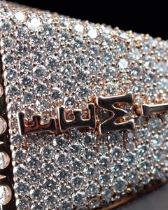 Bague de cocktail personnalisée de luxe avec lettres, sertie de diamants Moissanite, étincelante, pour un usage quotidien, bague statement unisexe - Product Image 2