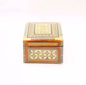 Boîte de rangement à bijoux de luxe moderne en bois fait main haut de gamme avec incrustation de nacre et motif floral gravé, organisateur élégant - Product Image 5