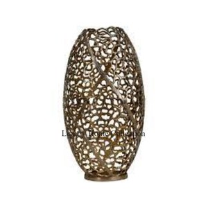 Fabulosas macetas de flores personalizables de color dorado con logotipo personalizado disponibles, macetas de jardín y maceta de esquina para el hogar, diseño de revestimiento de jarrón - Product Image 3