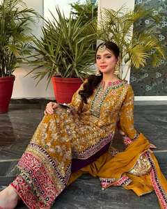 Tenue de soirée élégante Salwar Kameez avec Long Kurta Matching Printed Dupatta pour des occasions spéciales à des prix abordables - Product Image 4