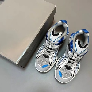 Chaussures de course pour homme de créateur, confortables, style tennis, personnalisées, en maille, rehaussantes, pour le printemps - Product Image 1