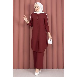 Ensemble tunique et pantalon bordeaux à détails boutonnés, col asymétrique, décoration plumes, pour le quotidien et les tenues de bureau - Product Image 1