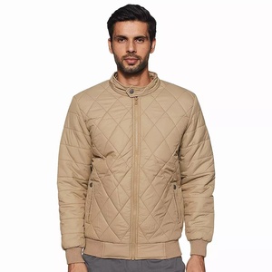 Chaquetas acolchadas de moda para hombres con relleno aislante disponibles en diseños personalizados para uso informal o al aire libre en invierno - Product Image 6