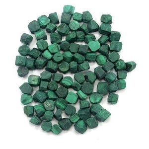 50 piezas Mineral de malaquita natural 6-8 MM Piedra preciosa de malaquita cruda natural, la malaquita es una piedra increíble para ayudar a los miedos - Product Image 1
