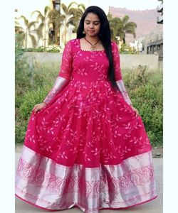 Designer indien Lahenga Choli avec chemisier Designer traditionnel indien Vêtements décontractés Robe rose colorée avec Dupatta Bo ApparelGarment - Product Image 1