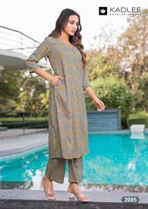 Venta al por mayor exclusivo rayón impreso Kurti con colección inferior indio y paquistaní fiesta desgaste moda a precios de descuento - Product Image 5