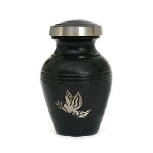 Urnes souvenir de crémation en laiton de haute qualité avec des feuilles gravant de l'étain or noir fini pour les cendres humaines-approvisionnement funéraire - Product Image 2