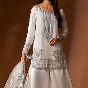 Nuevo Conjunto Sharara de Moda con Dupatta y Bordado Pesado con Lentejuelas, Traje Gharara para Fiesta a Precio de Mayoreo - Product Image 2