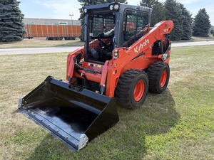Chargeuse compacte Kubota SSV75 d'occasion avec moteur, pompe, boîte de vitesses et PLC - Product Image 2