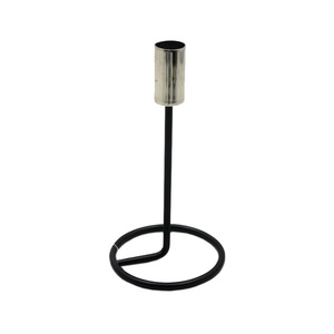 Portavelas cónico de Metal de diseño de tendencia acabado plateado y negro para el hogar y la decoración de mesa de Navidad velas hechas a mano - Product Image 2