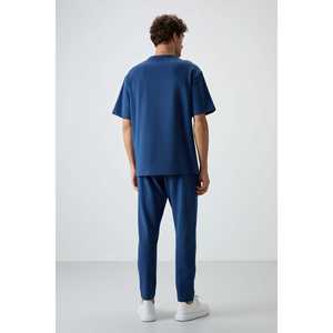 Conjunto Deportivo Informal para Hombre Parliament, de Algodón Grueso y Suave con Textura, Corte Holgado con Diseño Bordado, Transpirable 85252 - Product Image 2