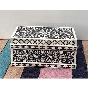 Boîte à bijoux rectangulaire en bois multicolore faite à la main de haute qualité, incrustation d'os, décorative et fonctionnelle en MDF pour ranger vos précieux. - Product Image 4