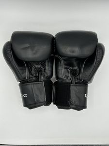Vente chaude Gants de boxe Peau de vache de haute qualité, Logo personnalisé, Design gagnant pour la formation des adultes et la vente en gros - Product Image 3