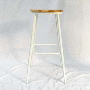 Taburete Alto GBSK004 con Asiento de Madera y Patas de Hierro con Recubrimiento en Polvo, Giratorio, para Cocina Estilo Rústico GBSK004 - Product Image 4