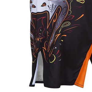 Pantalones cortos MMA personalizados de alta calidad para hombres Nuevo estilo Ropa de artes marciales para adultos disponible para la venta en Pakistán - Product Image 3