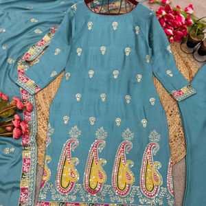 Faux Chinon Seda Y Pesado Bordado Secuencia Trabajo Kurta-Bottom Y Dupatta Set - Product Image 1