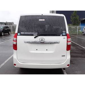 Toyota Noah X Smart Edition 2011 - Conduite à droite/gauche, manuelle/automatique, essence, moteur 4L, pneus R15, cuir, éclairage - Product Image 5