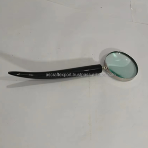 Lupa de Metal con Mango de Cuerno y Acabado Natural para Leer Libros - Product Image 1