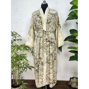 Kimono de Seda de Lujo Estilo Boho para Mujer, con Estampado Paisley y Floral Azul, Ideal para la Playa, Regalo de Jubileo - Product Image 5