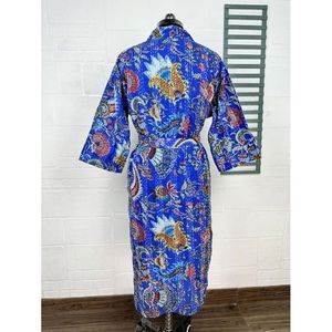 ชุดกิโมโนยาวแบบกลับด้านได้ Kantha Pur สำหรับผู้หญิง สีเขียวพาสเทล ลายสัตว์ ผ้าฝ้าย ใช้คลุมอาบน้ำหรือใส่เป็นชุดว่ายน้ำแบบกลับด้านได้ - Product Image 6